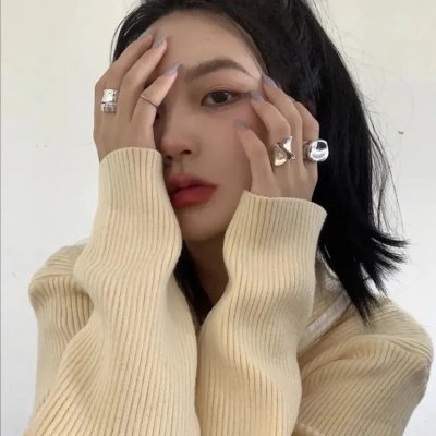 孔雀的羽毛海报