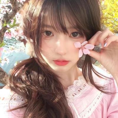 萝拉海报